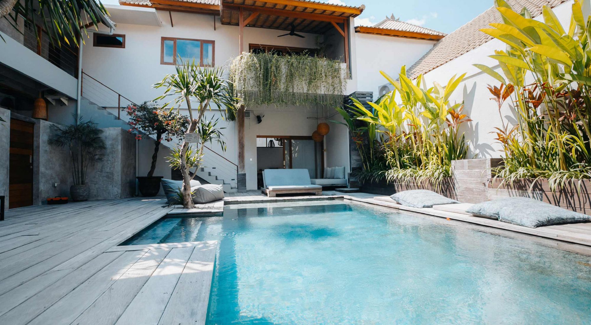 Vassani Accommodation Canggu Surf Coaching Retreats